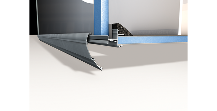 Ein 3D-gerendertes Bild zeigt eine Nahaufnahme einer Türschwelle oder eines Übergangsstreifens aus Metall, der zwischen zwei Bodenbelägen installiert ist, mit einem Ausschnitt, der die Unterseite und Konstruktionsdetails zeigt.